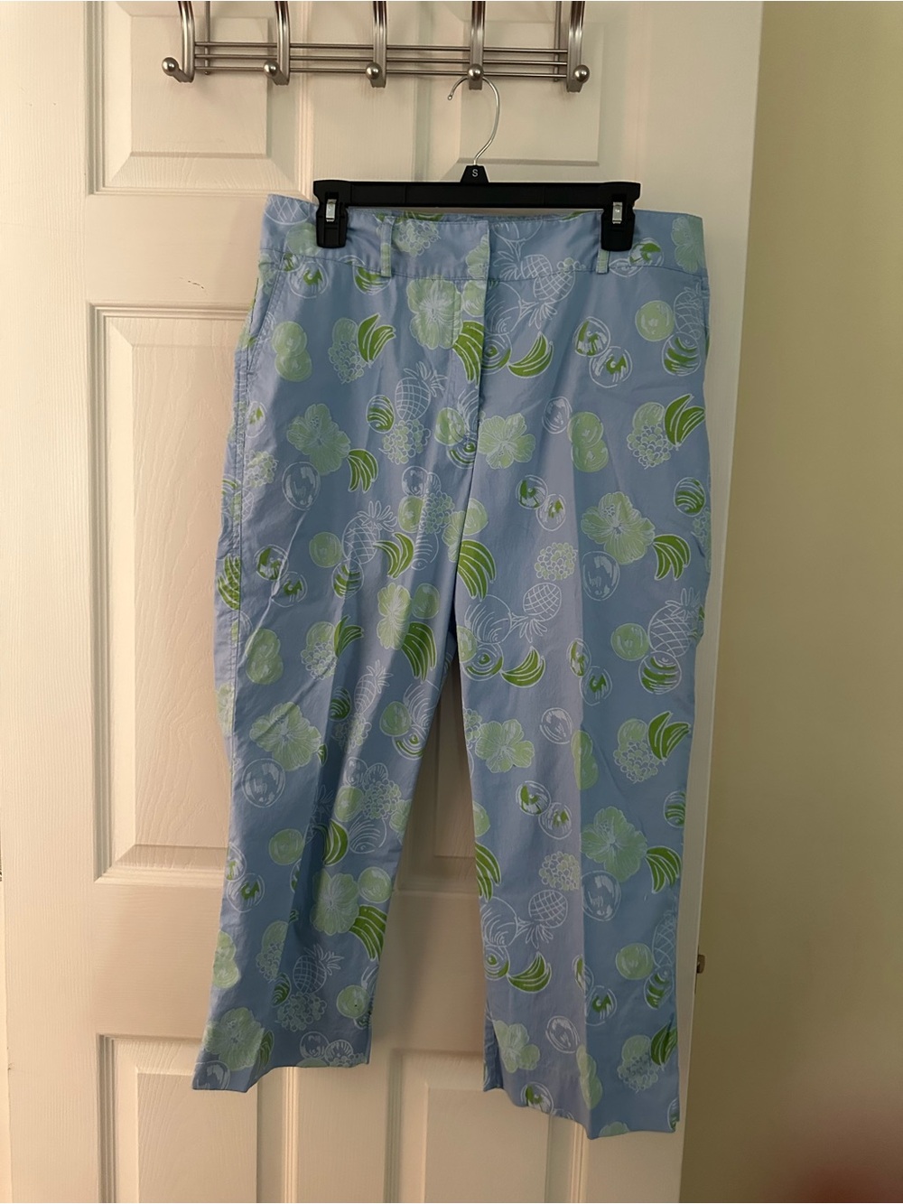 Lilly Pulitzer Blue & Green Tropical Print Capri Pants